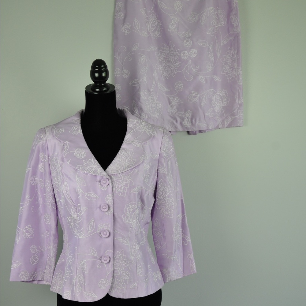 Maggy London Light Purple Floral Mini Silk Skirt Suit (Blazer & Skirt)